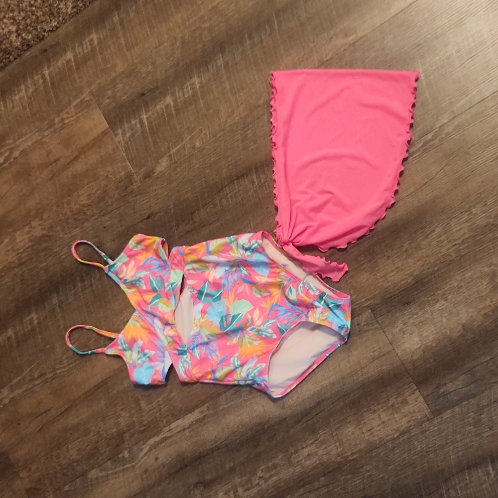 NWOT art class one piece